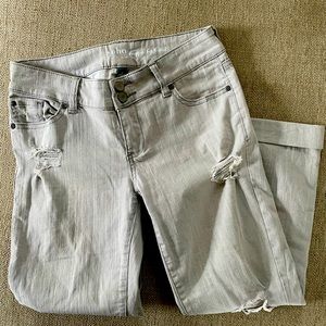 Cropped boyfriend jeans